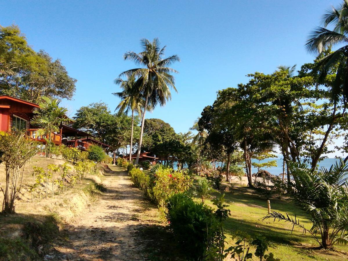 Kohjum Freedom Resort Koh Jum Exteriör bild