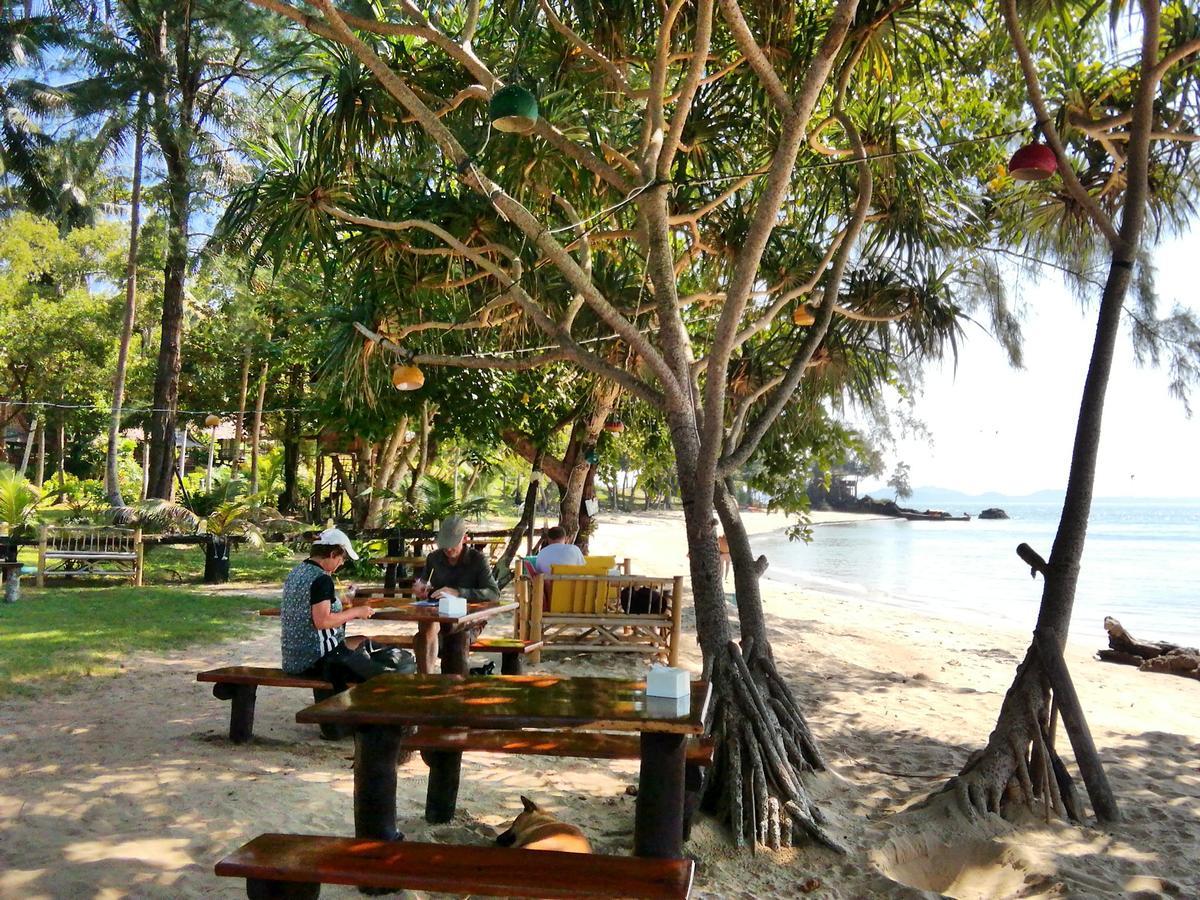 Kohjum Freedom Resort Koh Jum Exteriör bild